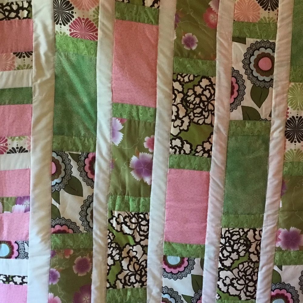 Handmade Quilt   - Picture 13 of 16